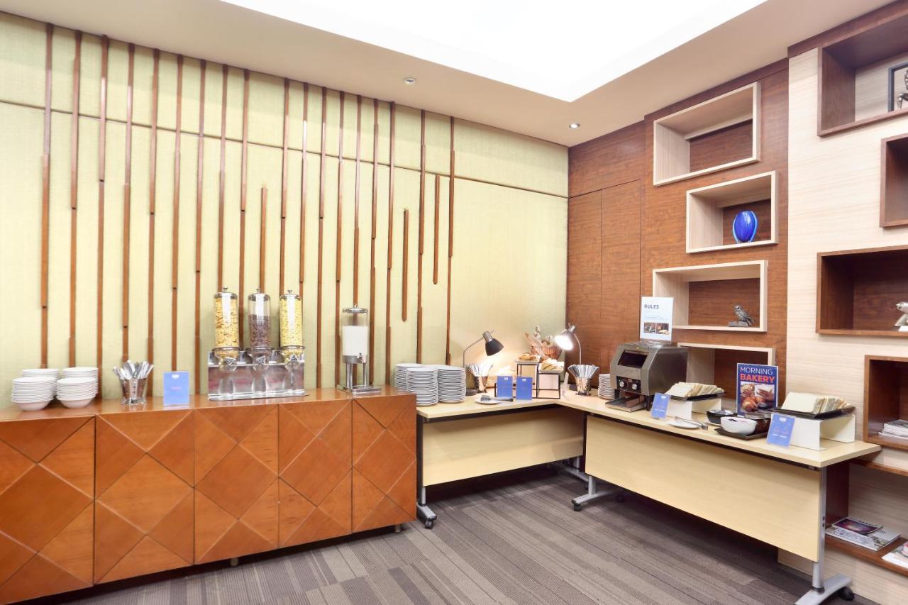 Holiday Inn Express Semarang Simpang Lima By Ihg Exteriör bild