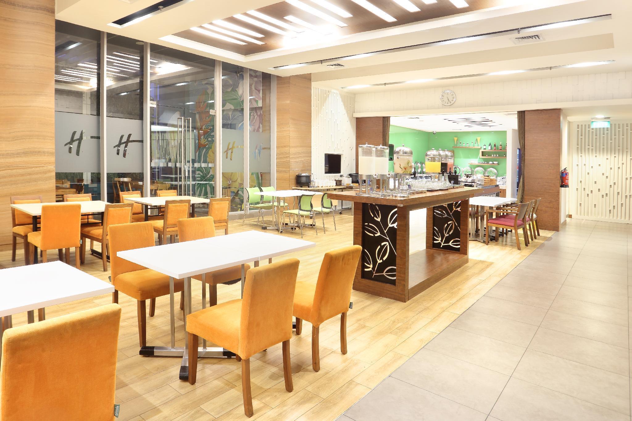 Holiday Inn Express Semarang Simpang Lima By Ihg Exteriör bild