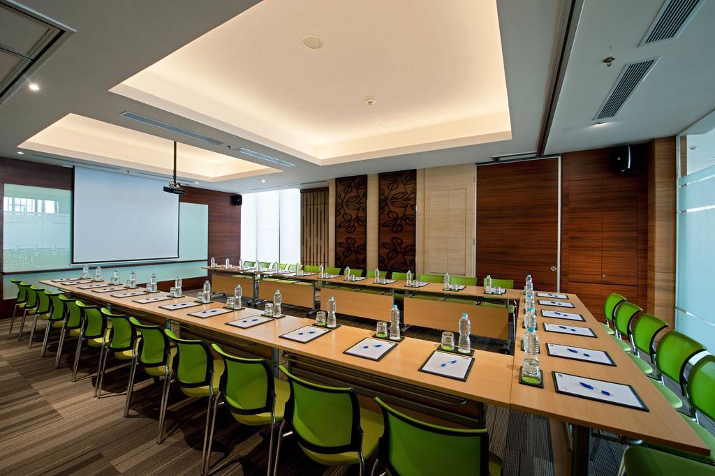 Holiday Inn Express Semarang Simpang Lima By Ihg Exteriör bild