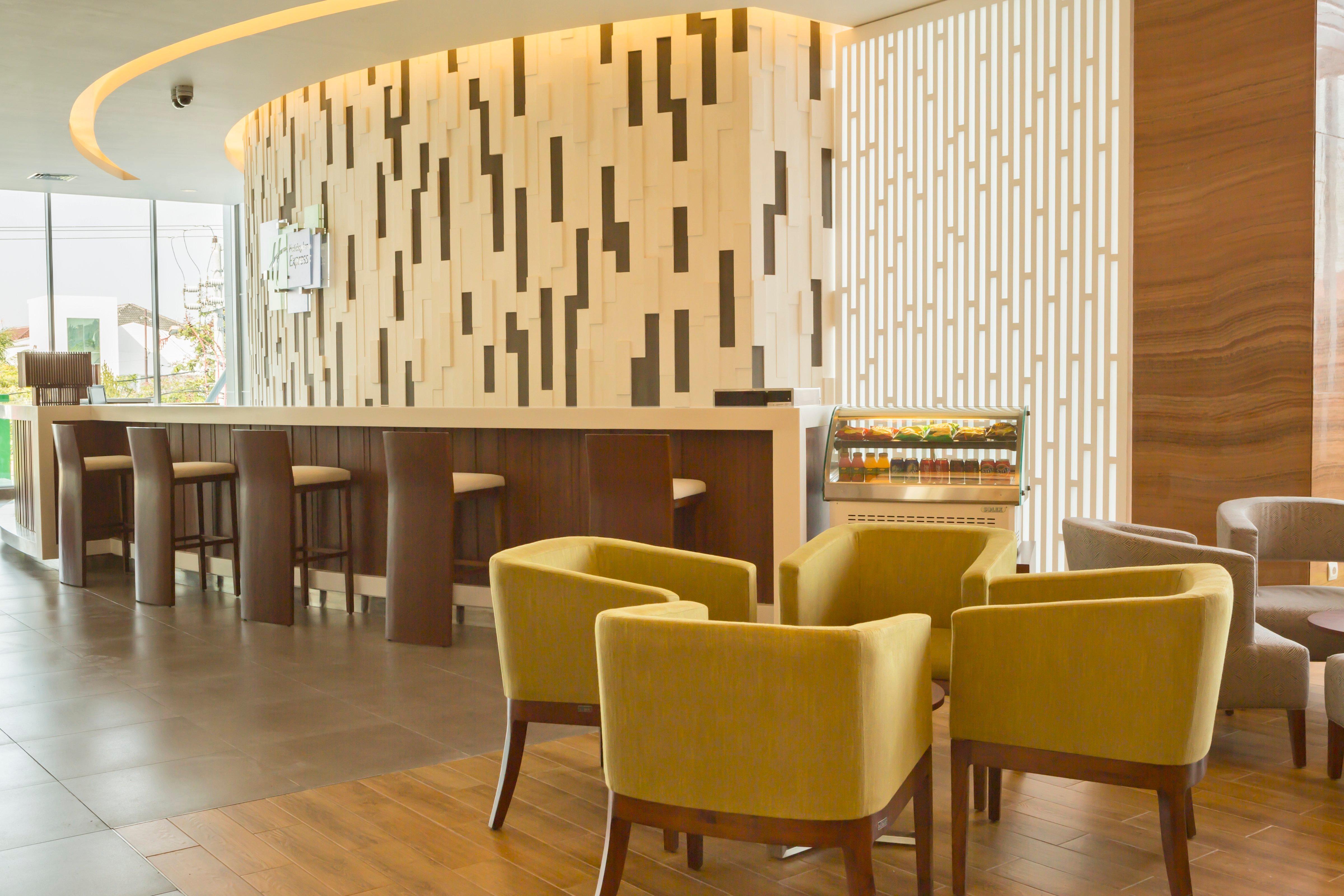Holiday Inn Express Semarang Simpang Lima By Ihg Exteriör bild