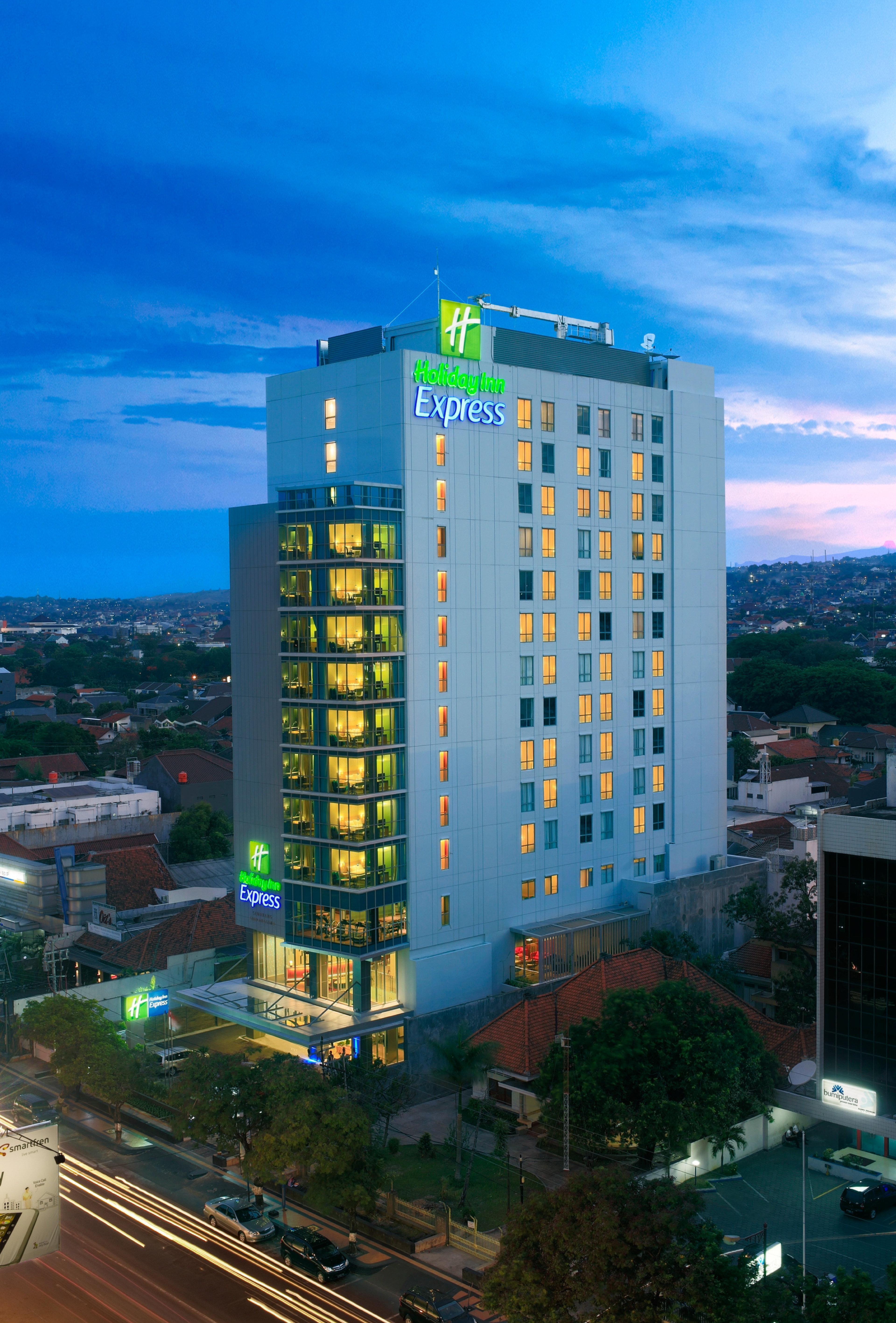 Holiday Inn Express Semarang Simpang Lima By Ihg Exteriör bild