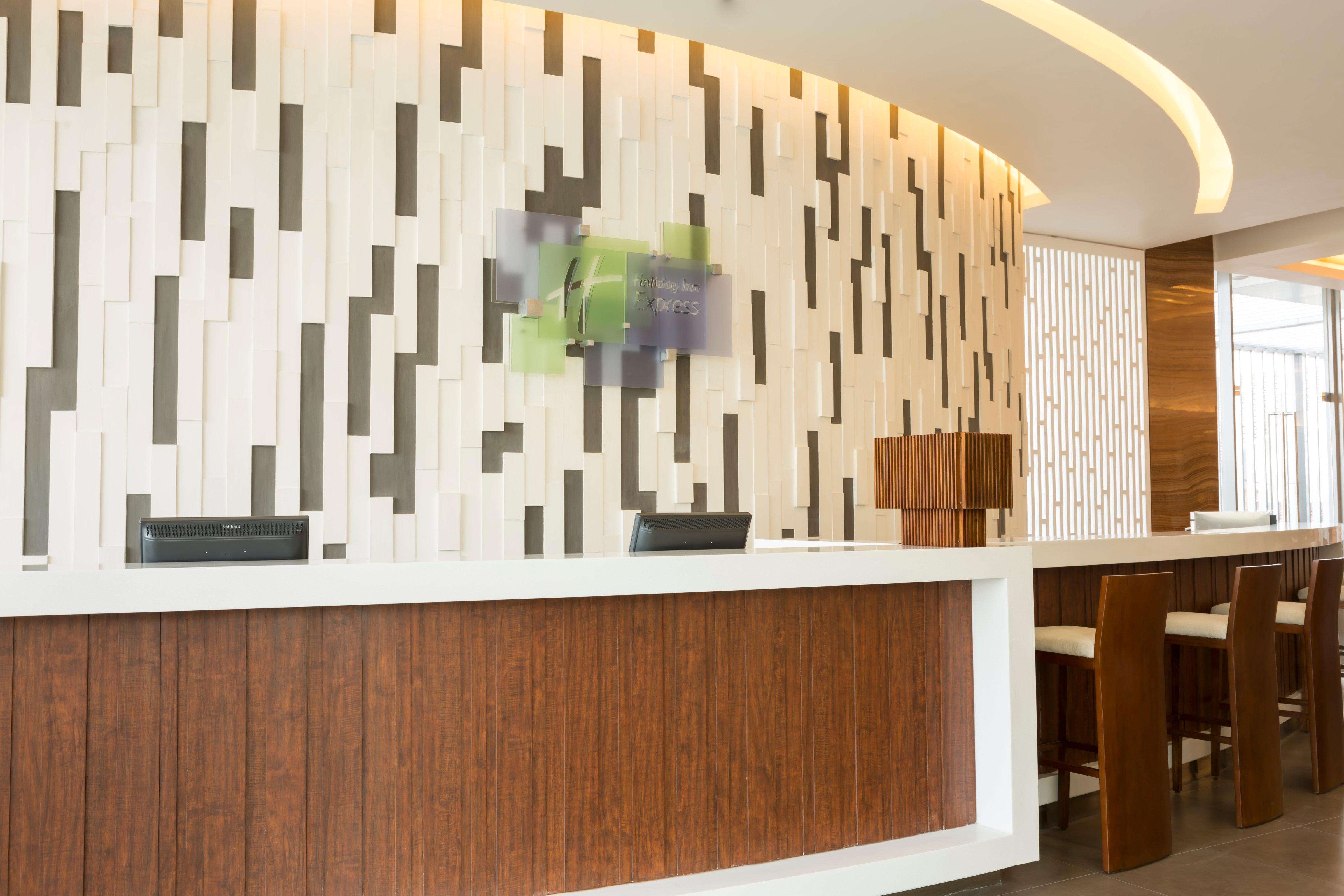 Holiday Inn Express Semarang Simpang Lima By Ihg Exteriör bild