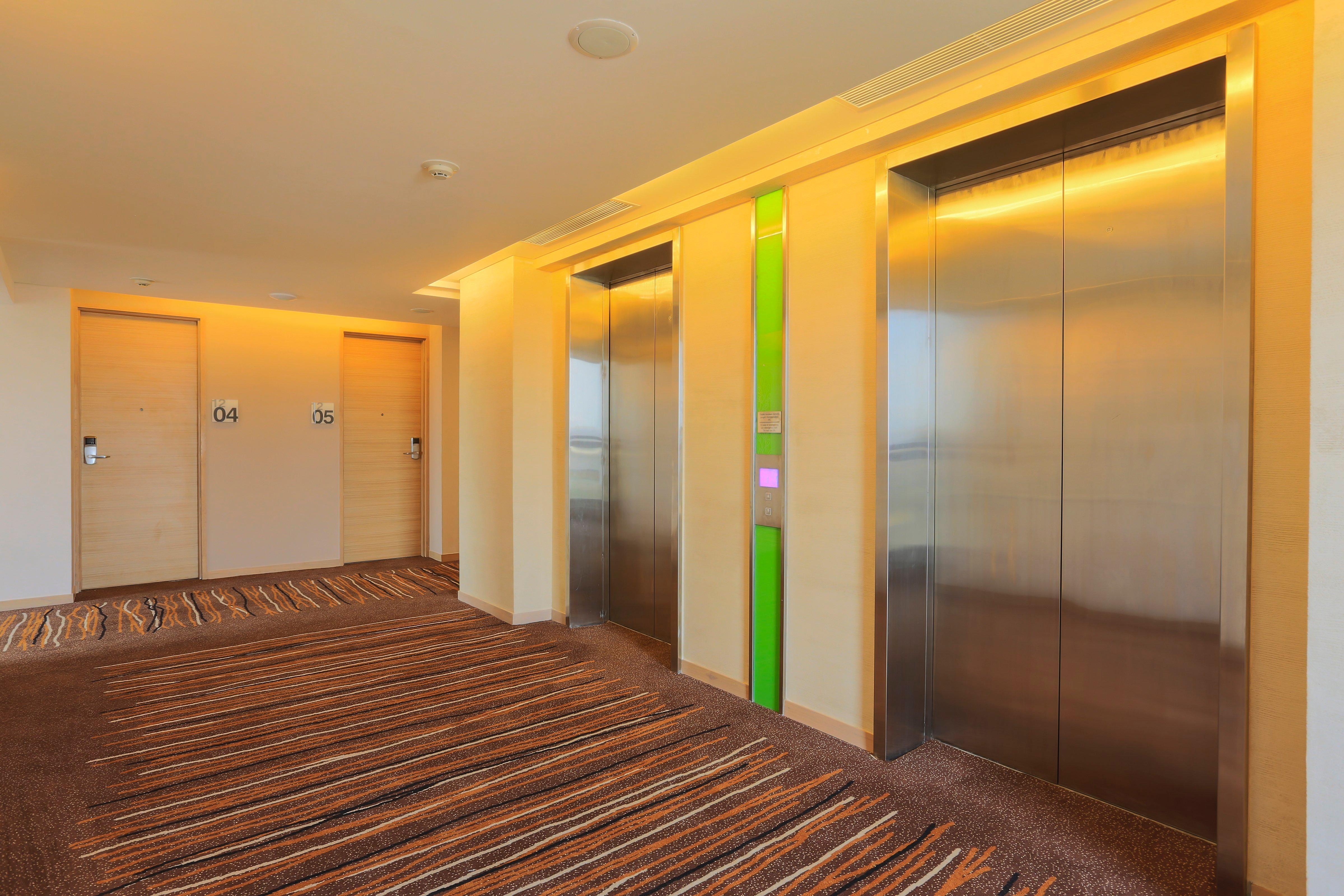 Holiday Inn Express Semarang Simpang Lima By Ihg Exteriör bild