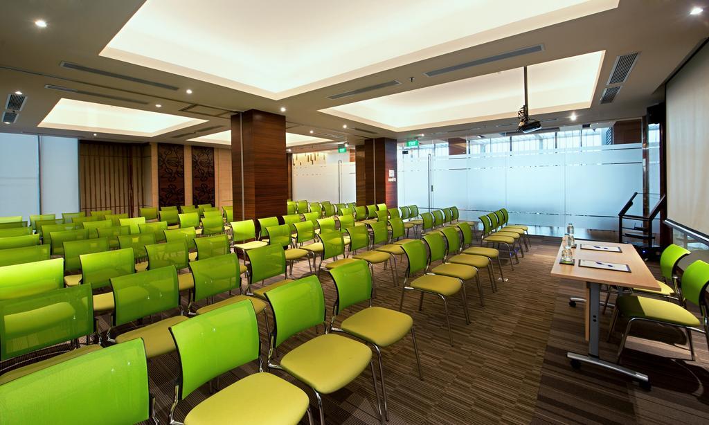 Holiday Inn Express Semarang Simpang Lima By Ihg Exteriör bild