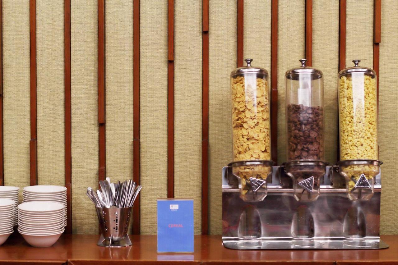 Holiday Inn Express Semarang Simpang Lima By Ihg Exteriör bild