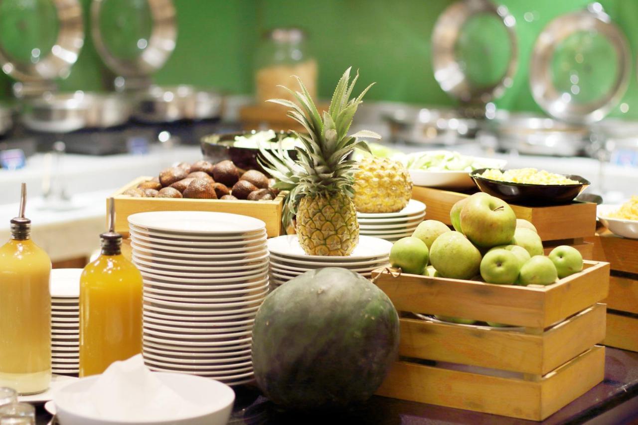 Holiday Inn Express Semarang Simpang Lima By Ihg Exteriör bild